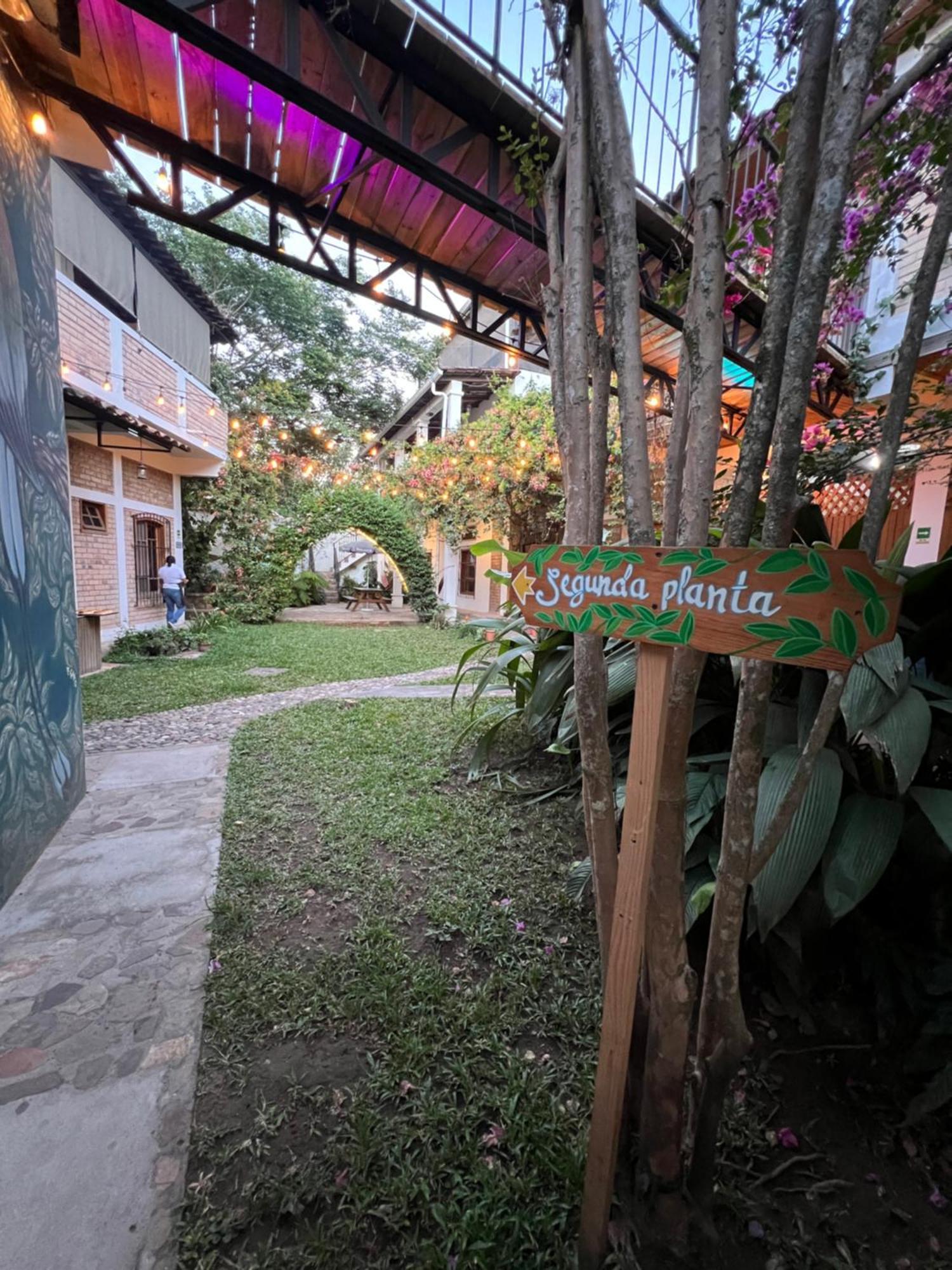 Jardin Cafe Hostal&Restaurant Gracias Exterior foto