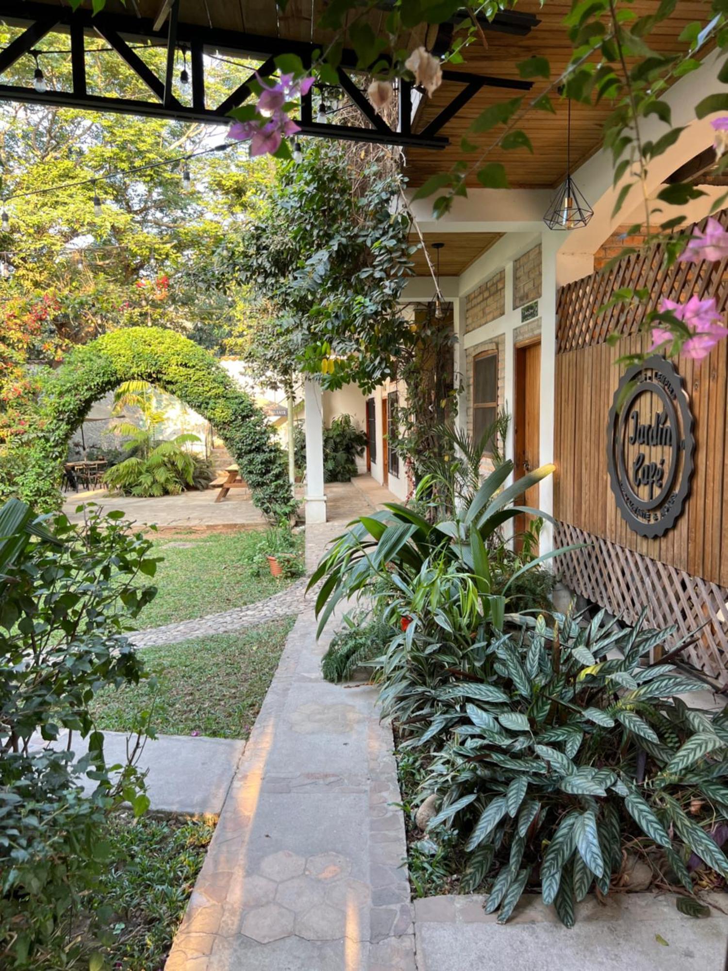 Jardin Cafe Hostal&Restaurant Gracias Exterior foto