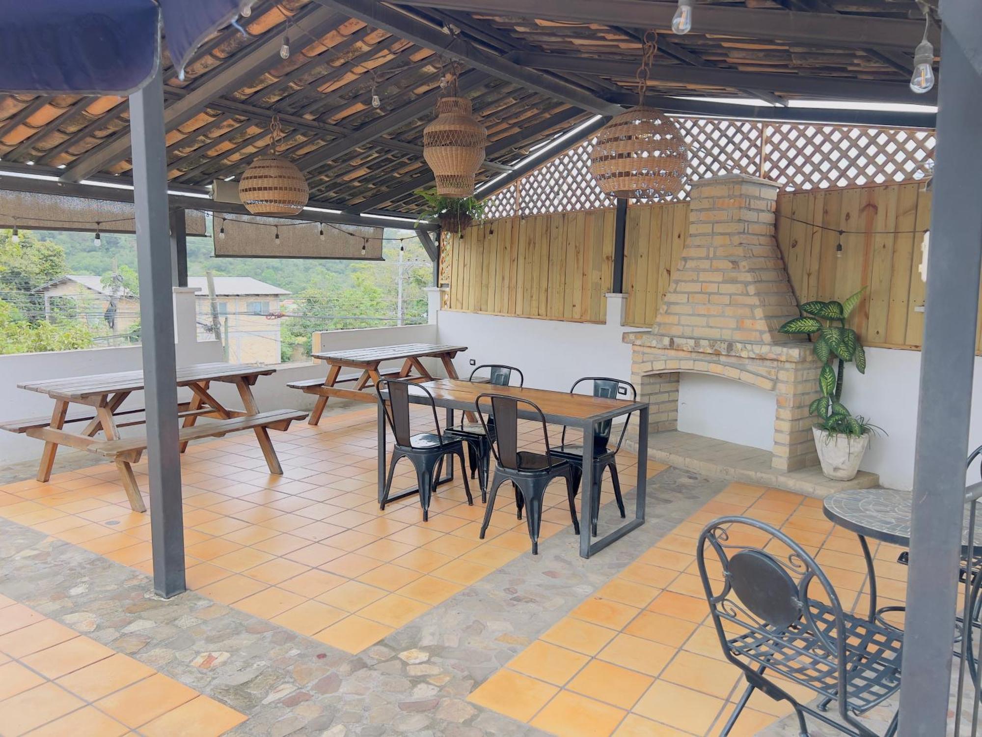 Jardin Cafe Hostal&Restaurant Gracias Exterior foto