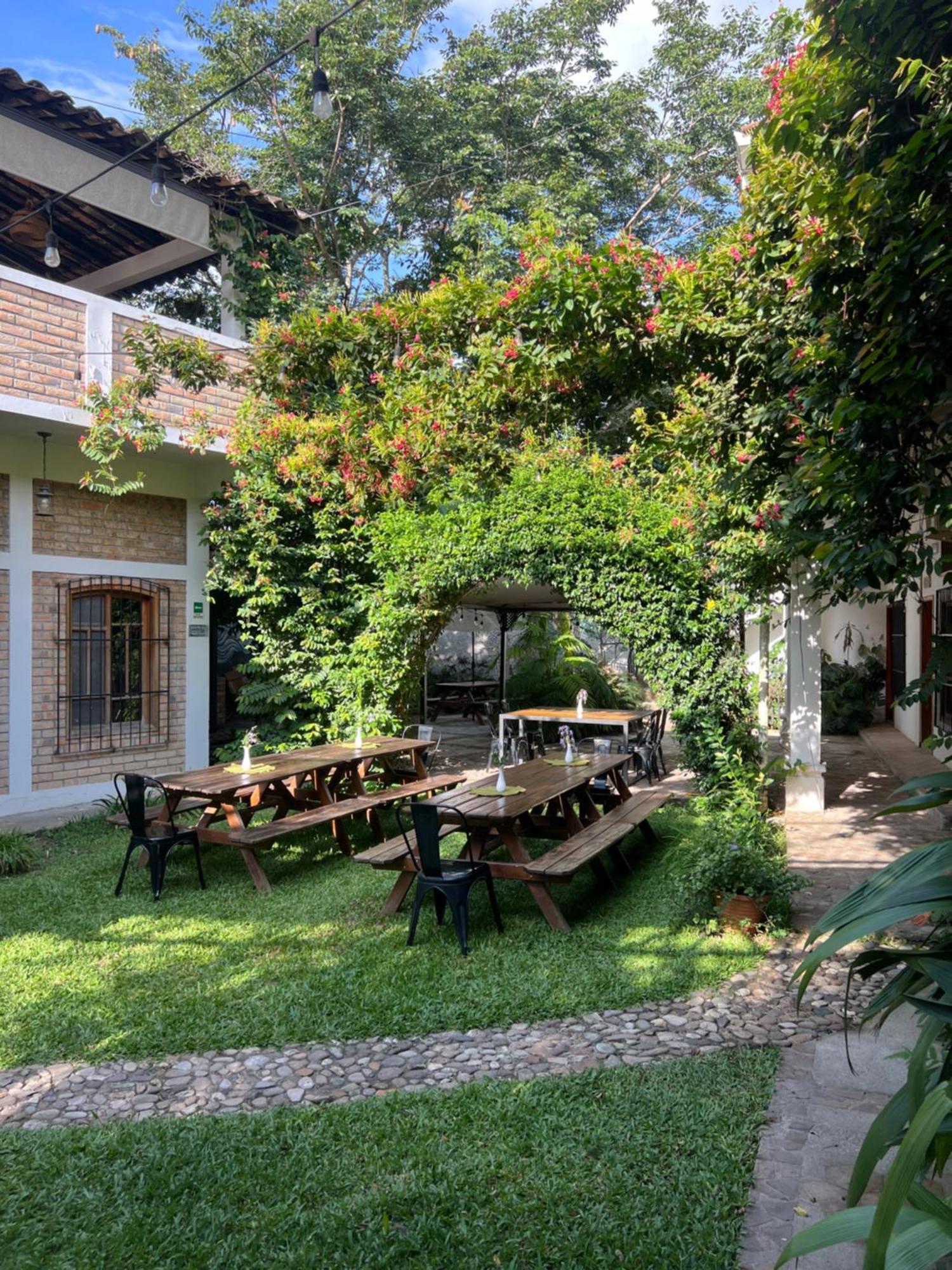 Jardin Cafe Hostal&Restaurant Gracias Exterior foto